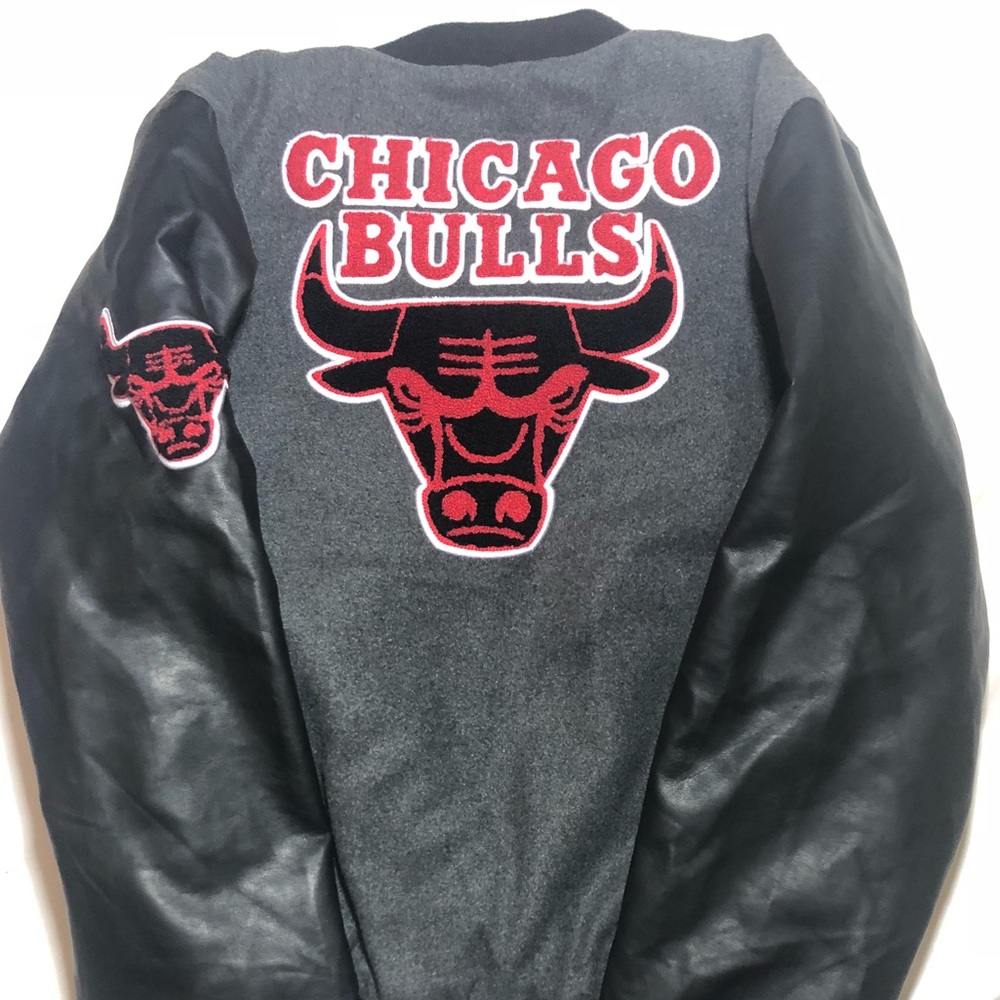 Chicago Bulls jacket boys XL 18-20